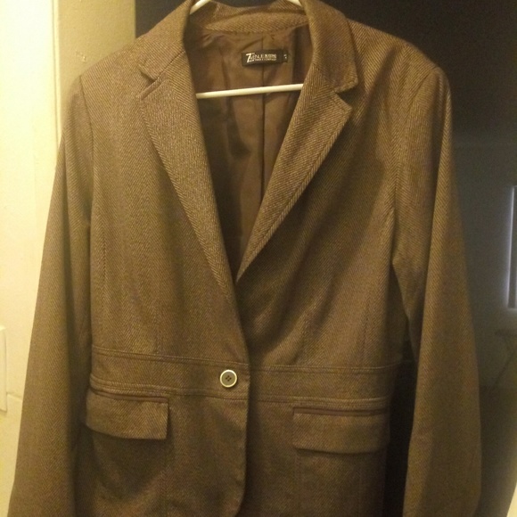 Blazer - Picture 2 of 3